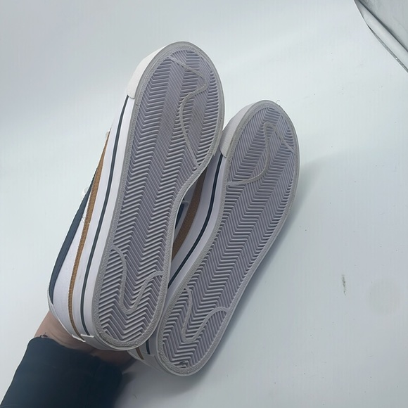 USED Women’s Nike Court Legacy Next Nature DH3161-100 White Sneakers No Box - Picture 8 of 10